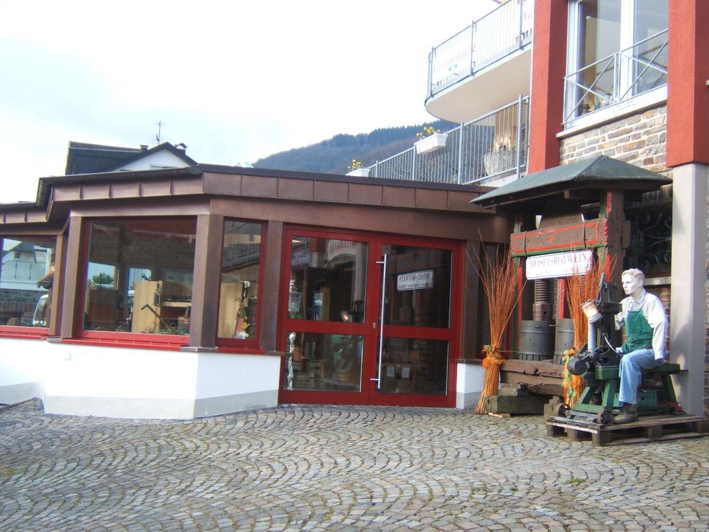 Wein- Und Gaestehaus St. Aldegundishof 장크트 알데군트 외부 사진