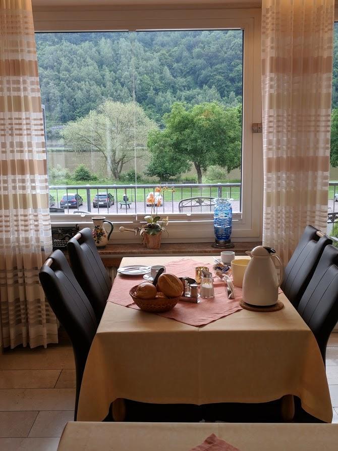 Wein- Und Gaestehaus St. Aldegundishof 장크트 알데군트 외부 사진